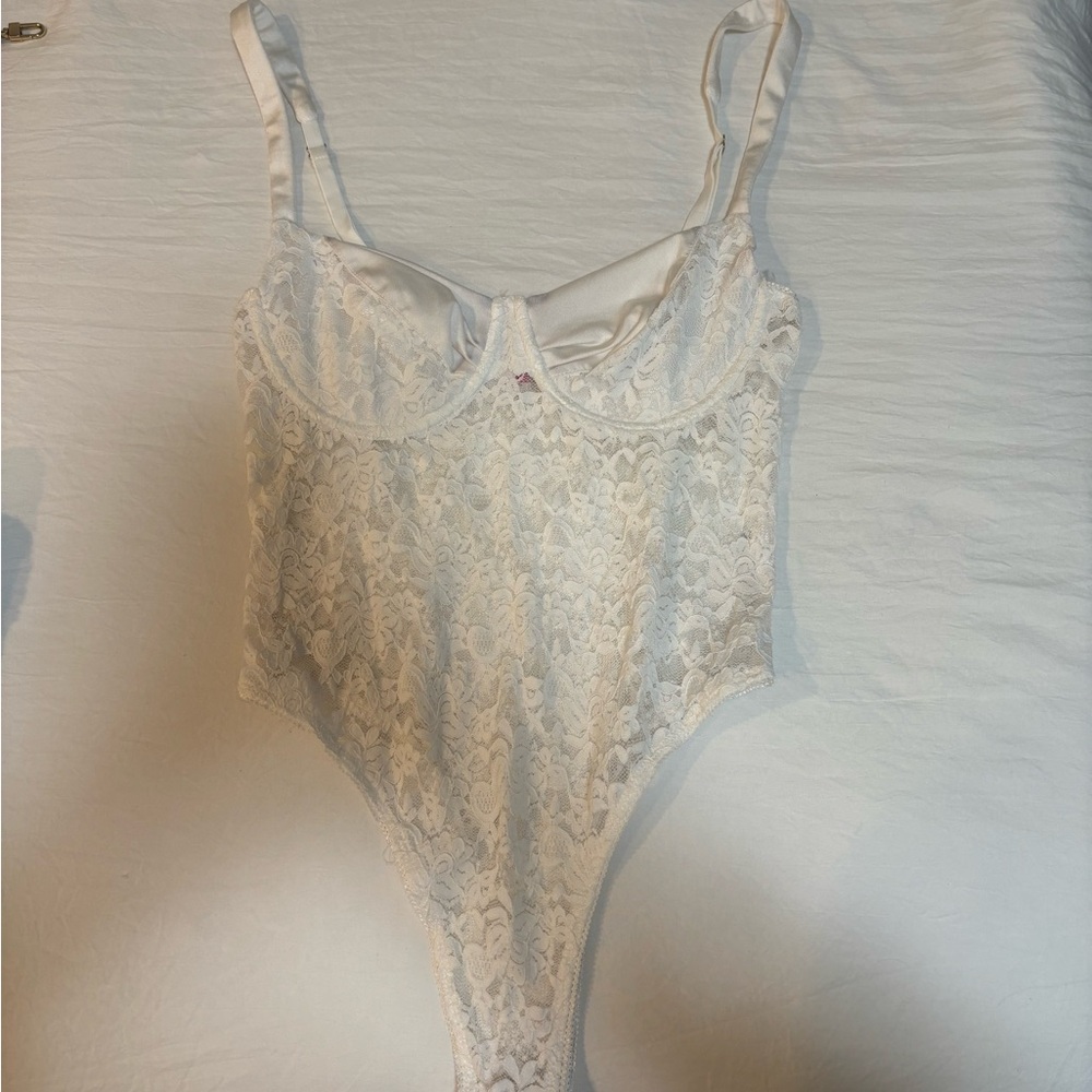 Edikted Cream Lace Top